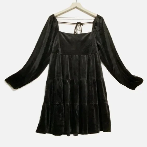 Lucy Paris Melissa Black Velvet Tiered Babydoll Dress - Picture 5 of 16